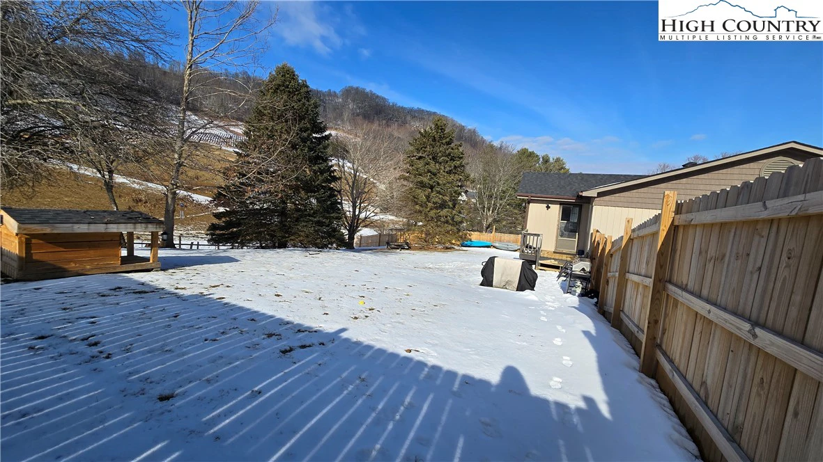 Image number 15 for the current listing