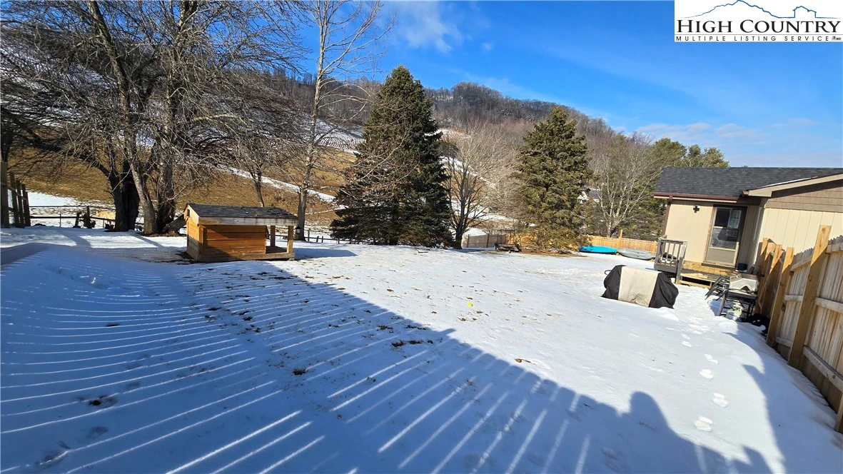 Image number 16 for the current listing