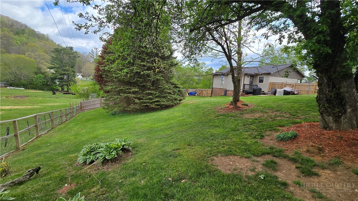 Image number 19 for the current listing