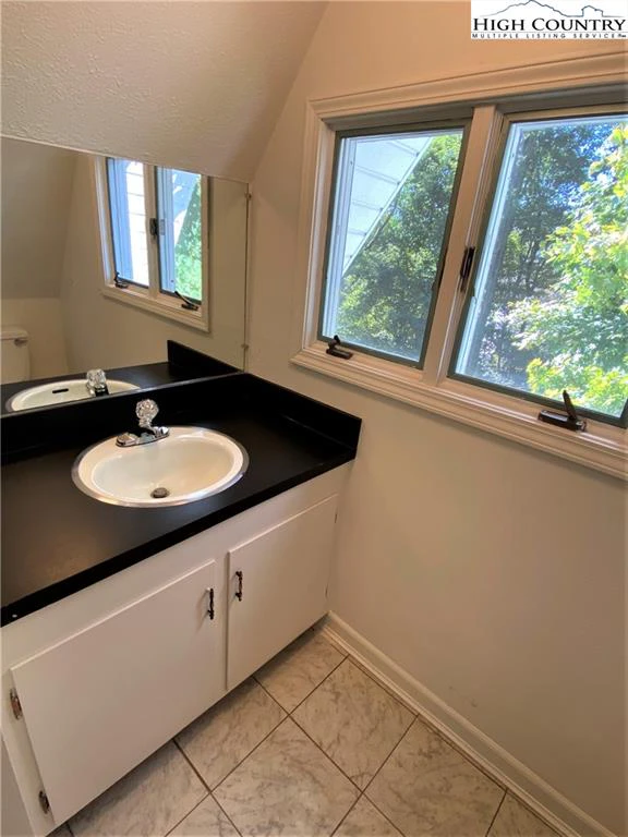 Image number 6 for the current listing