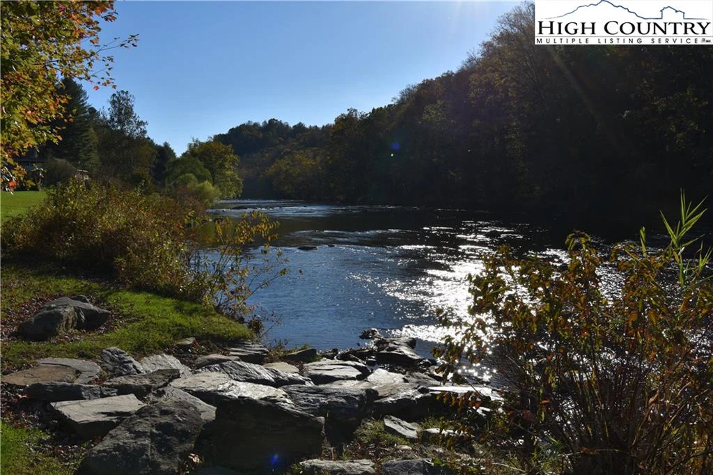 Image number 18 for the current listing