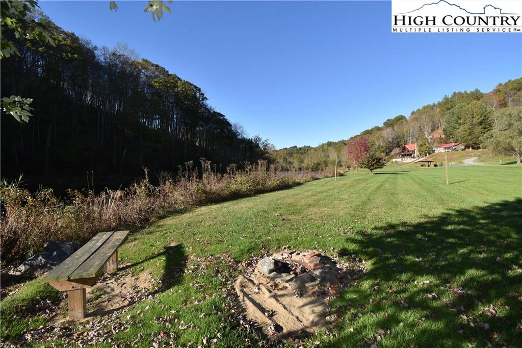 Image number 17 for the current listing