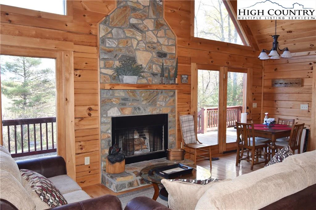Image number 13 for the current listing