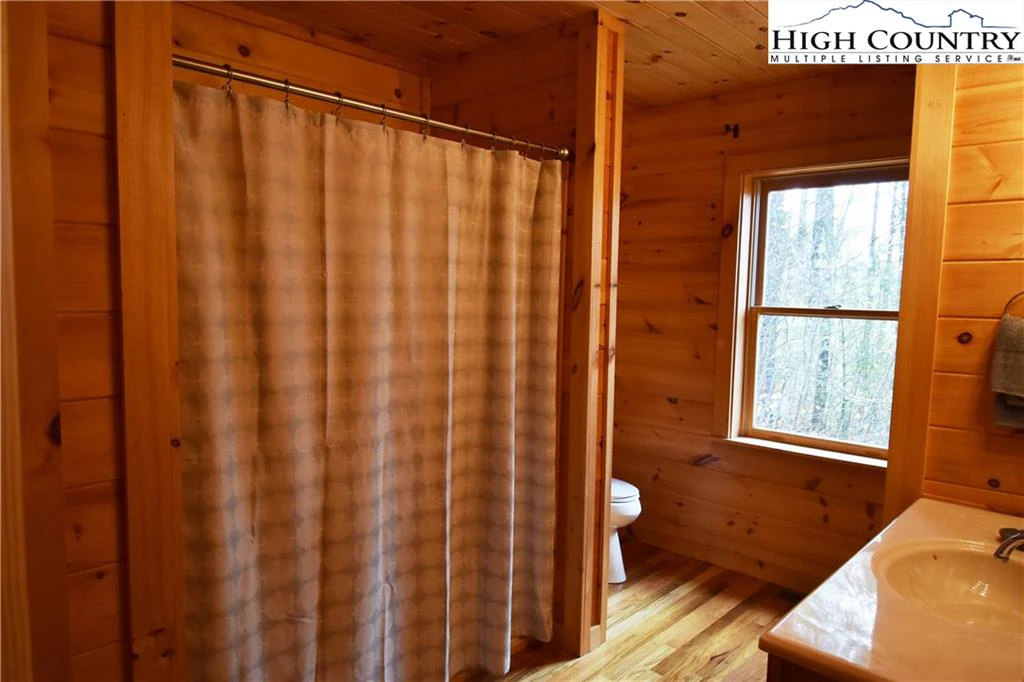 Image number 6 for the current listing