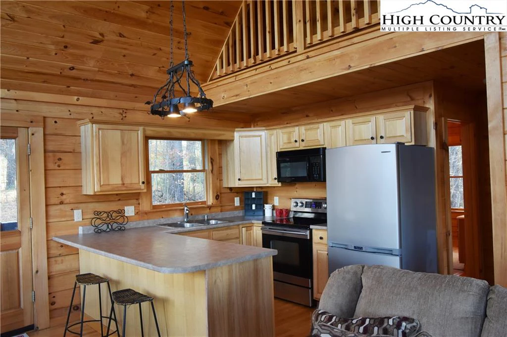 Image number 4 for the current listing