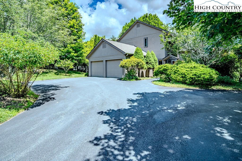 Image number 20 for the current listing