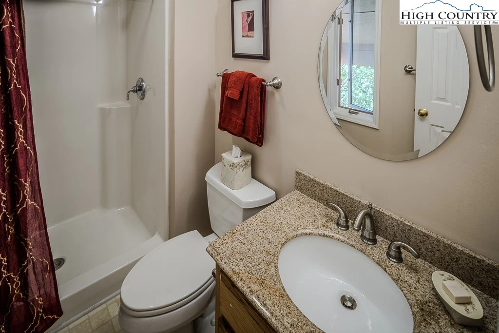 Image number 9 for the current listing