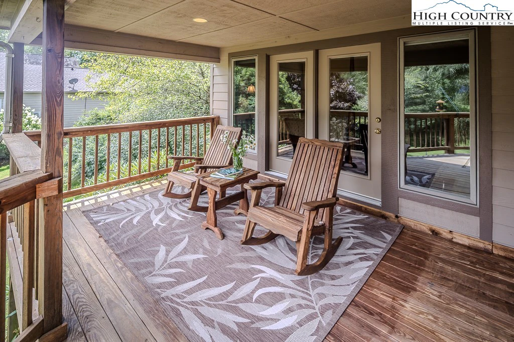 Image number 12 for the current listing