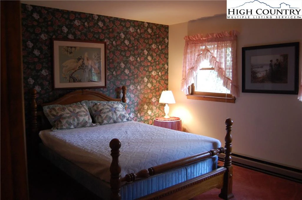 Image number 9 for the current listing