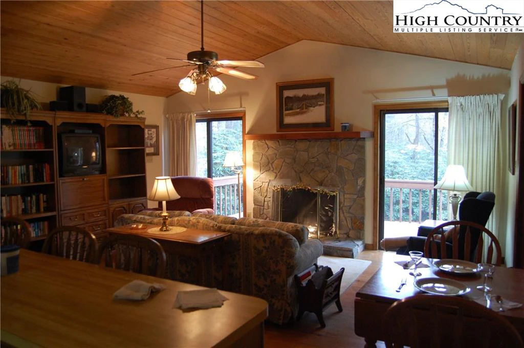 Image number 16 for the current listing