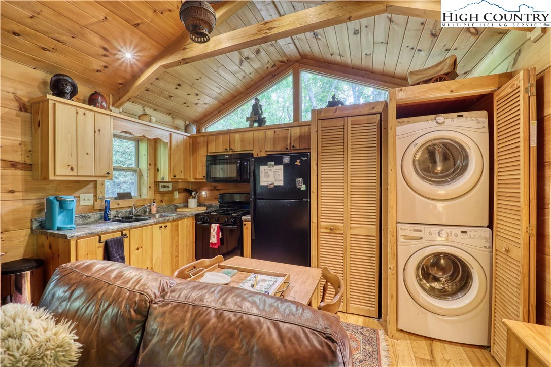 Image number 21 for the current listing