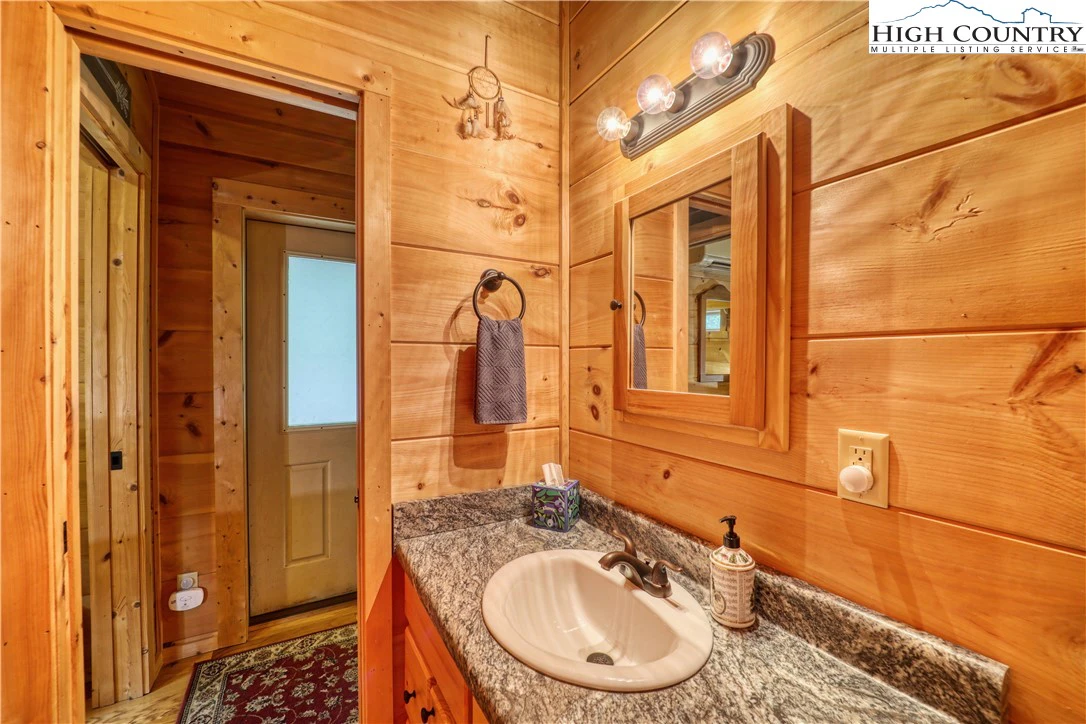 Image number 3 for the current listing