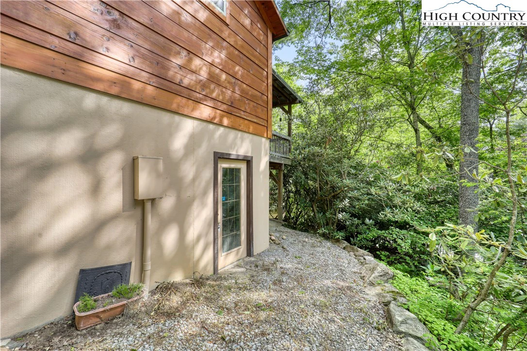 Image number 8 for the current listing