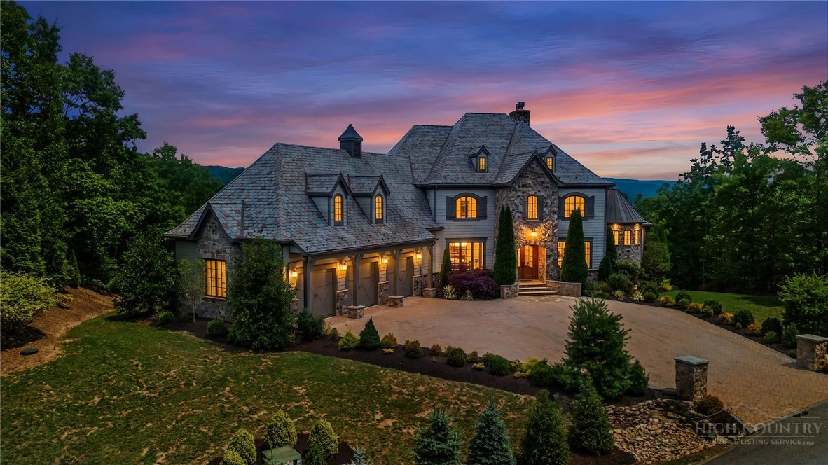 Image number 2 for the current listing