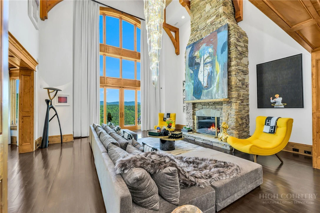 Image number 11 for the current listing