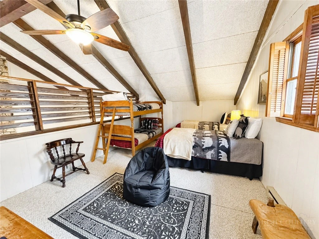 Image number 17 for the current listing