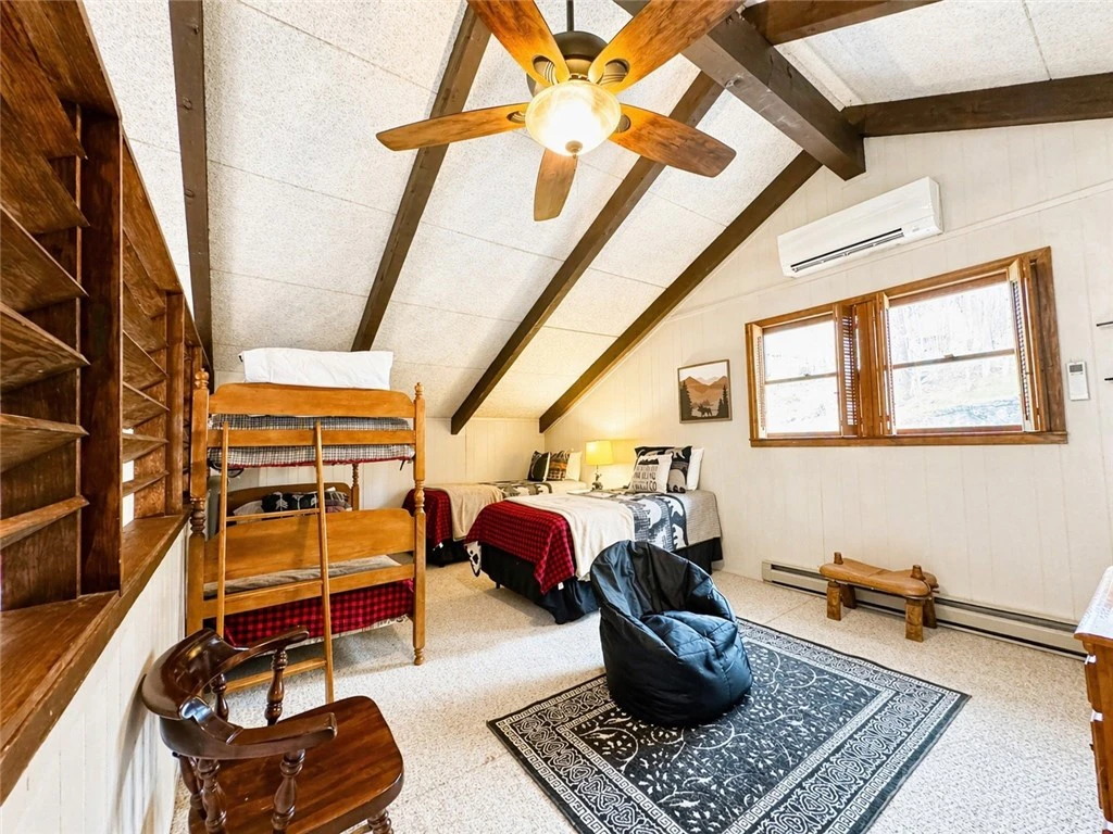 Image number 21 for the current listing