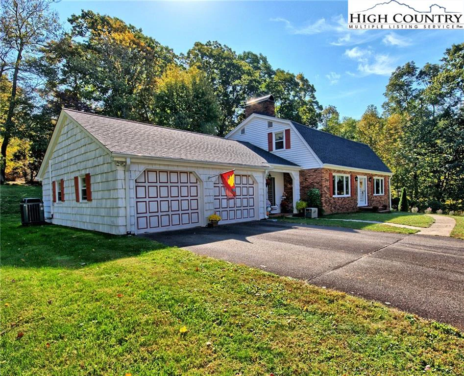 Image number 1 for the current listing