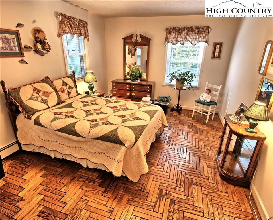 Image number 6 for the current listing