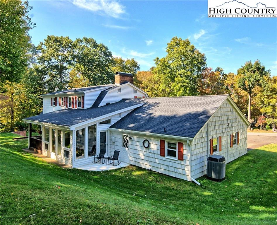 Image number 31 for the current listing