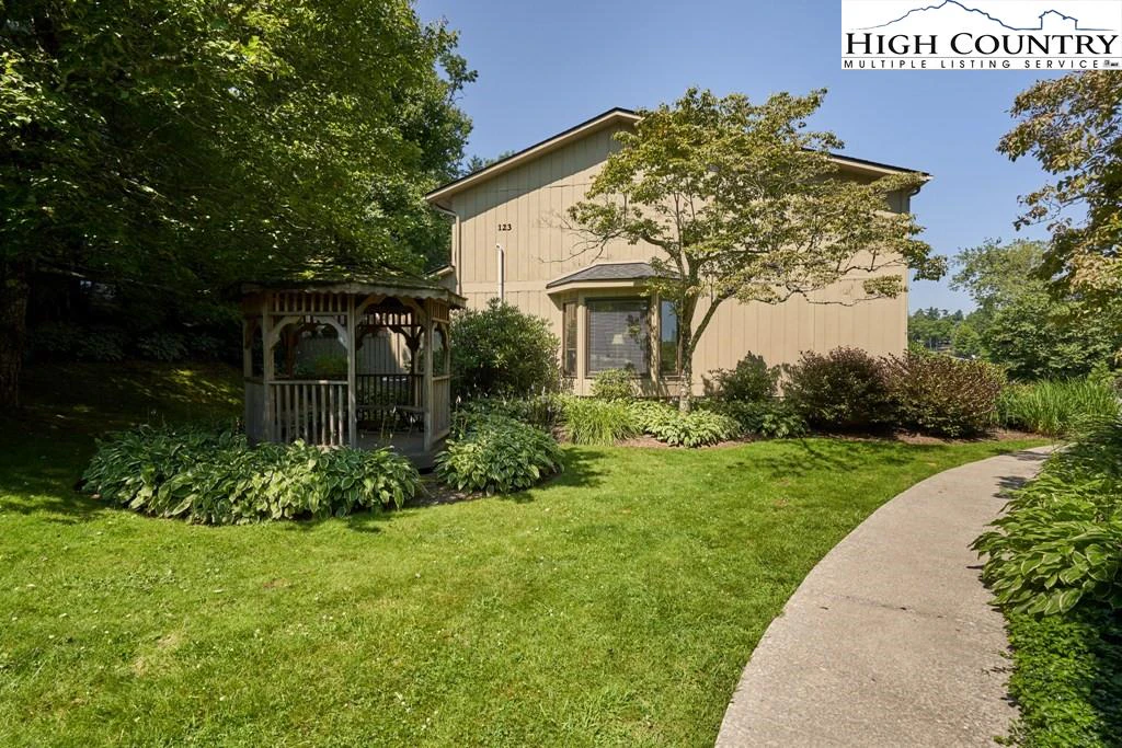 Image number 12 for the current listing