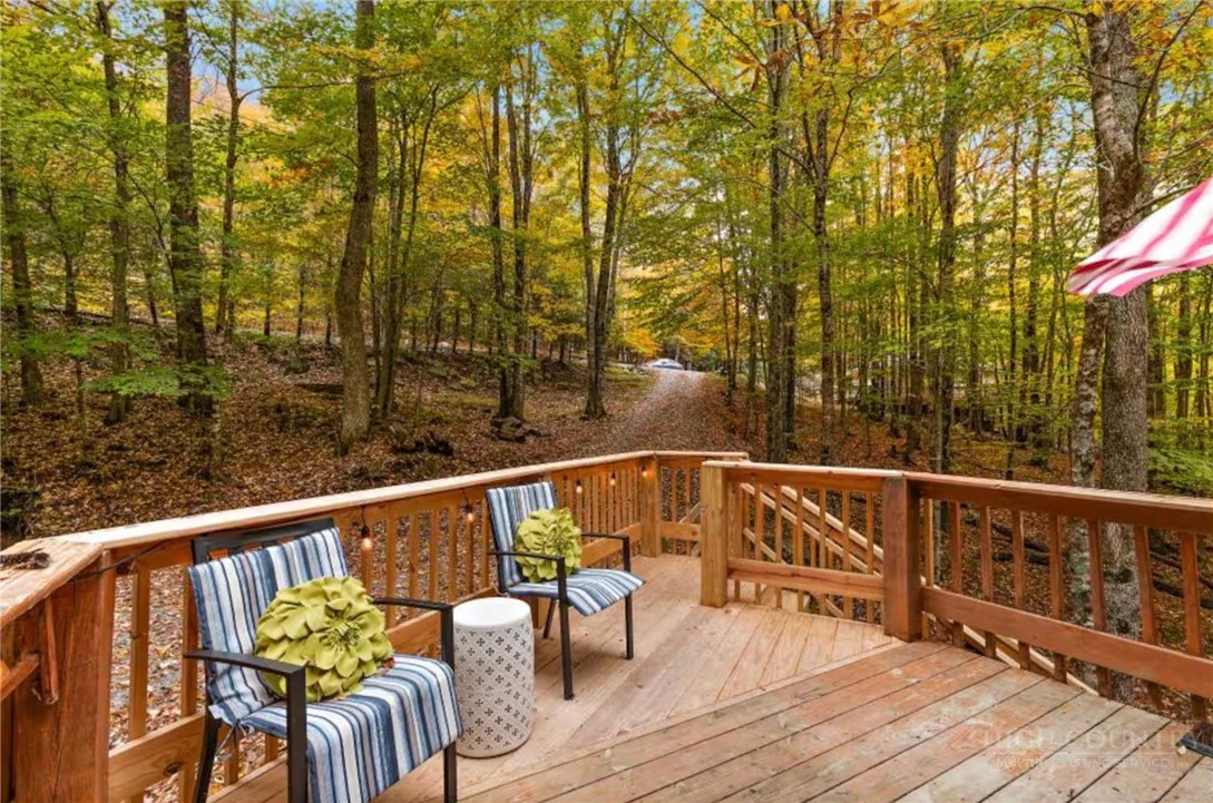 Image number 13 for the current listing