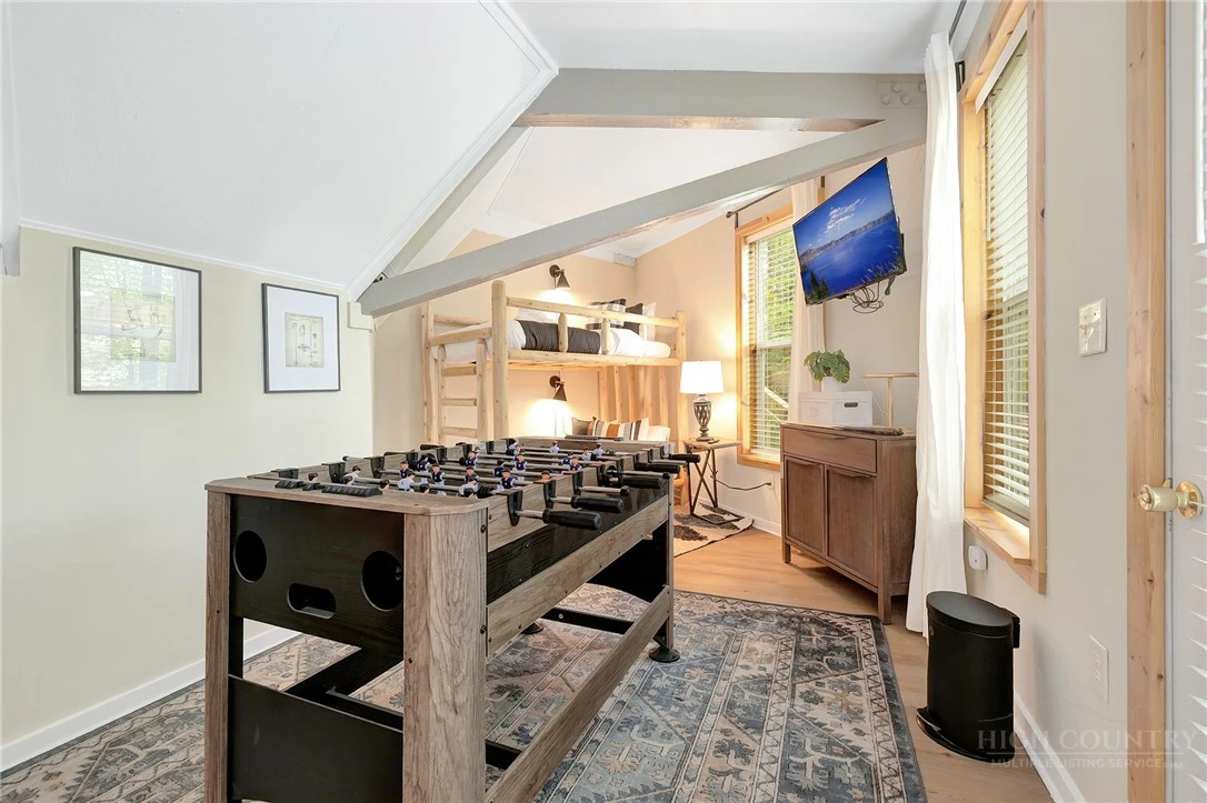 Image number 8 for the current listing