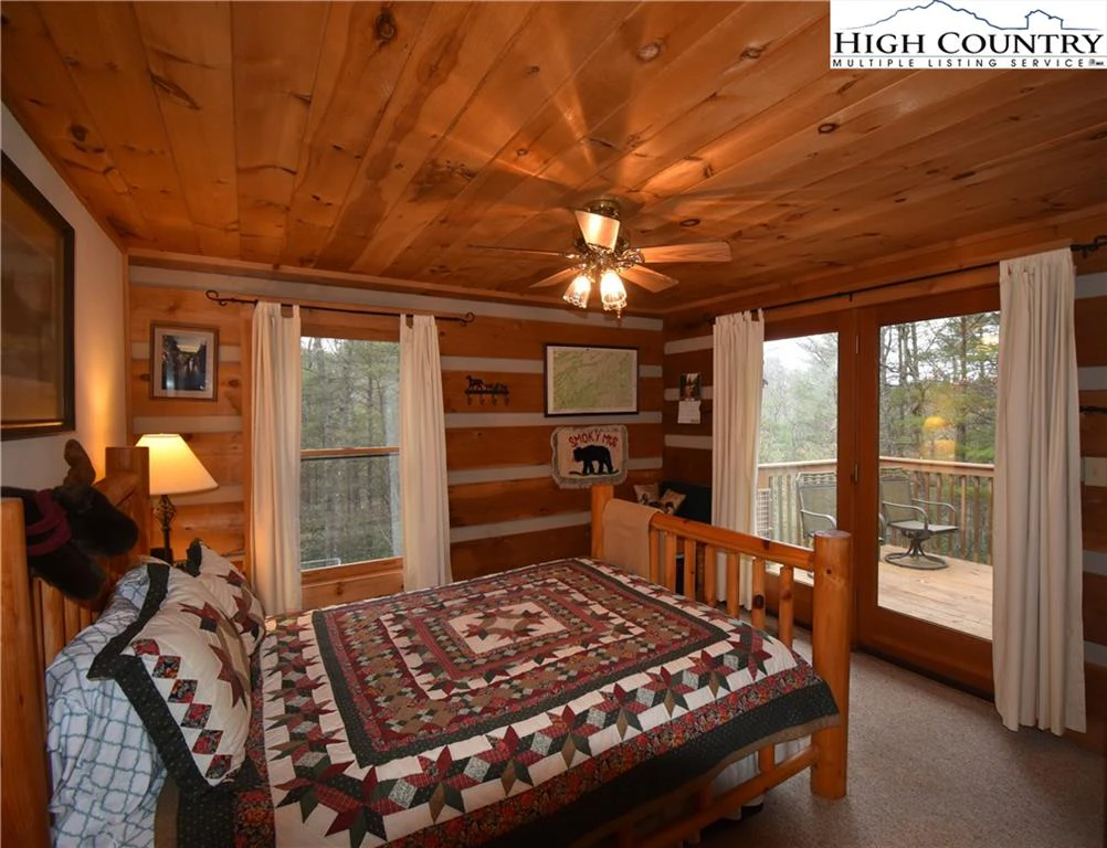 Image number 13 for the current listing