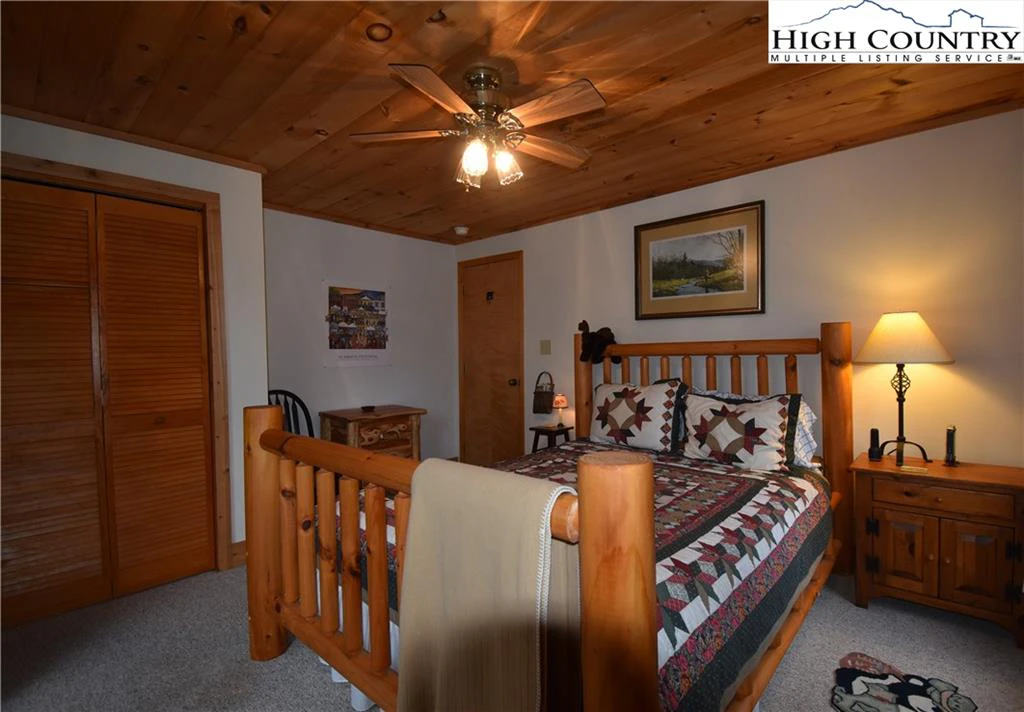 Image number 14 for the current listing