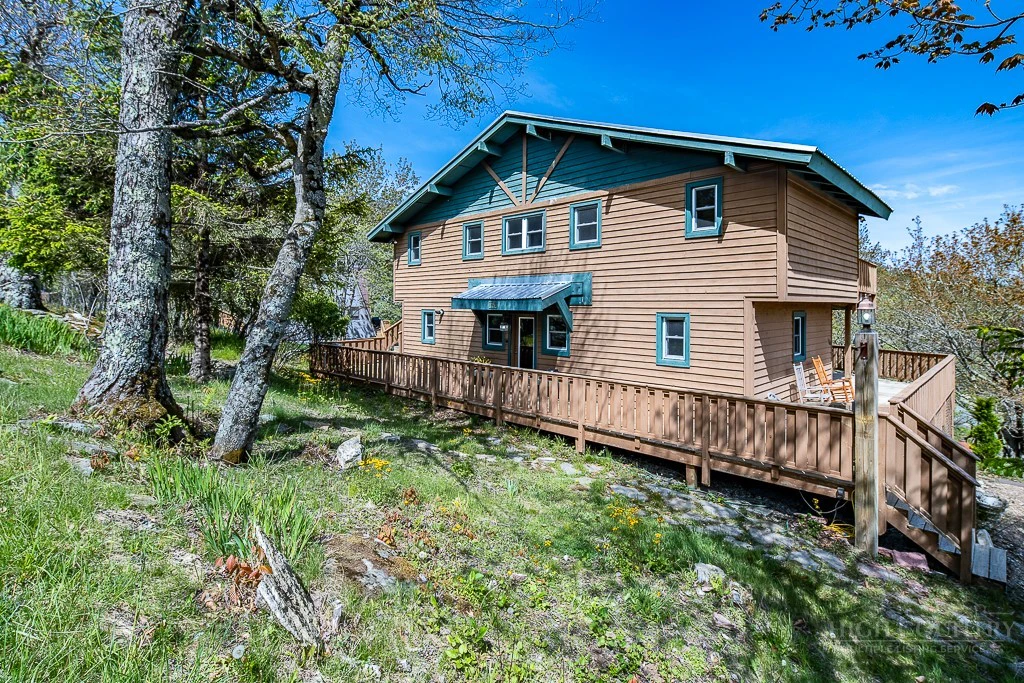 Image number 1 for the current listing
