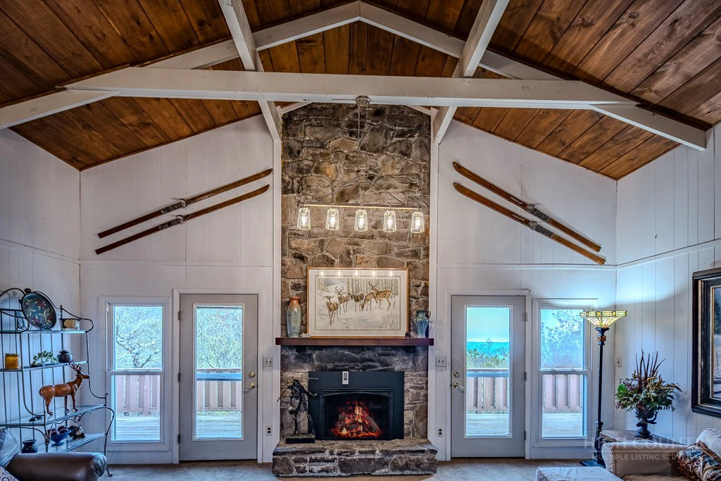 Image number 3 for the current listing