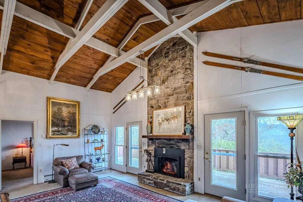 Image number 6 for the current listing
