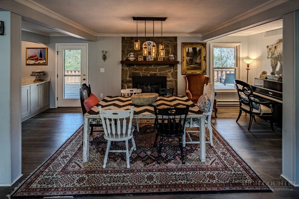 Image number 12 for the current listing