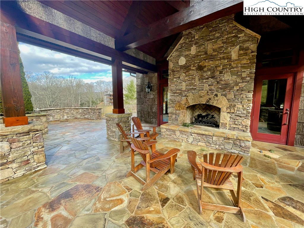 Image number 8 for the current listing