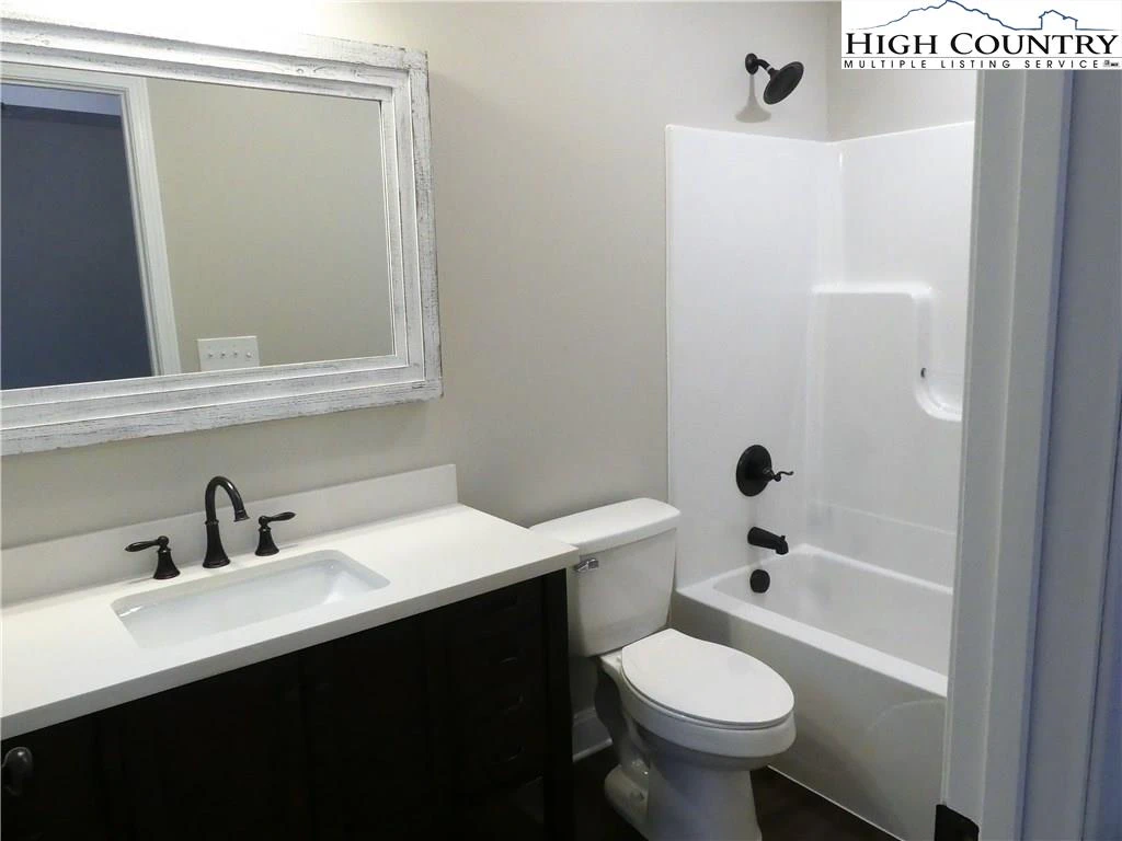 Image number 5 for the current listing