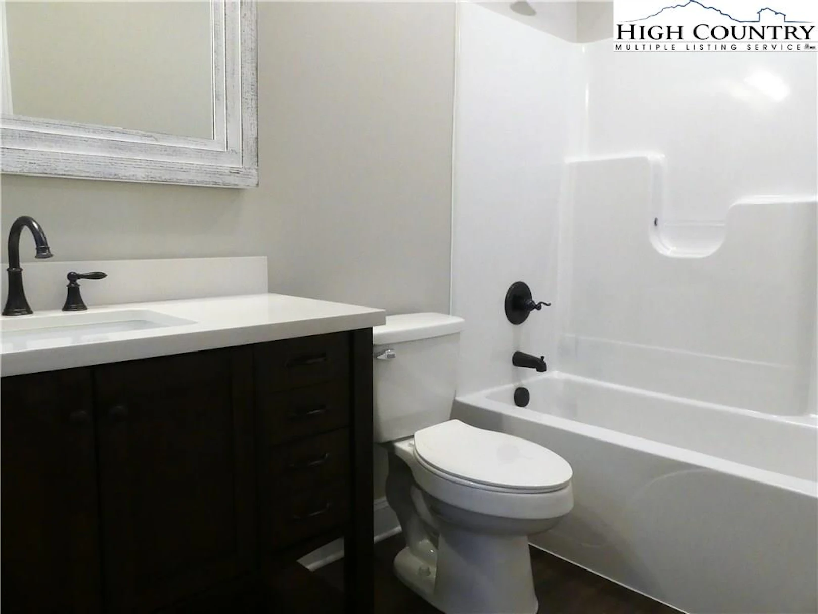 Image number 7 for the current listing