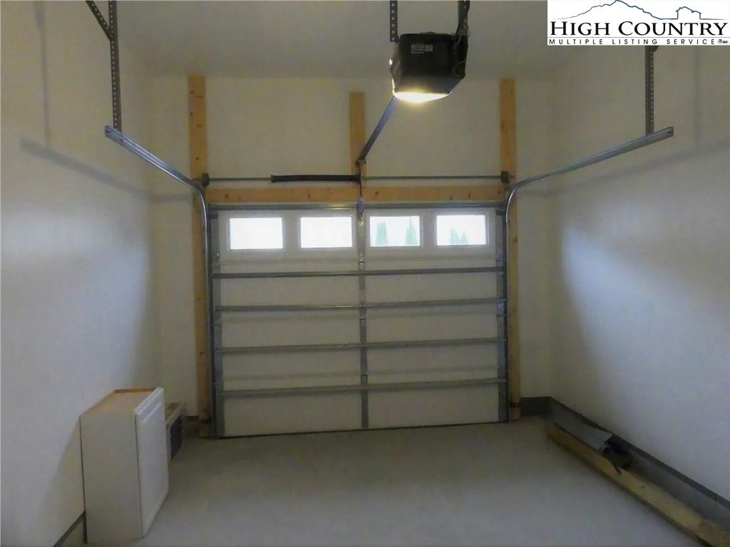 Image number 2 for the current listing
