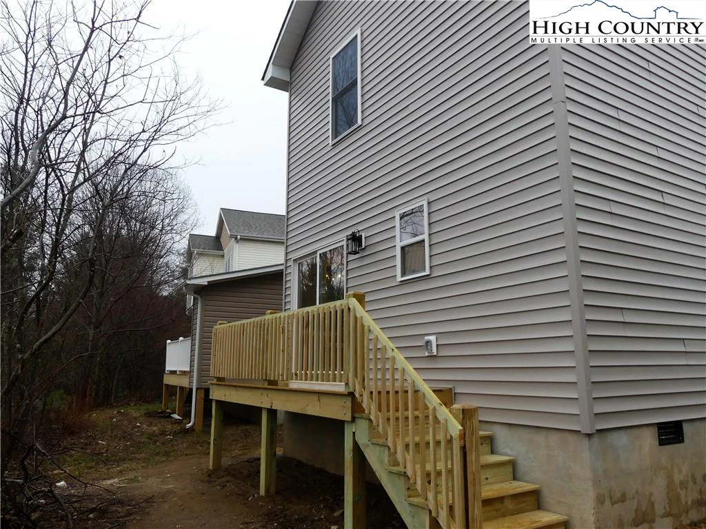 Image number 21 for the current listing