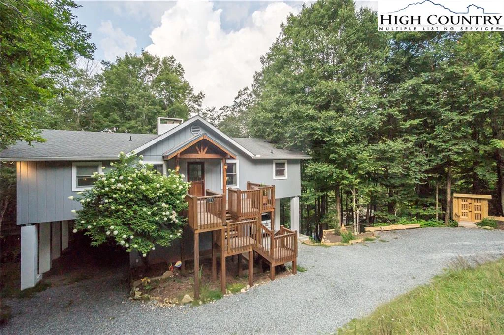 Image number 1 for the current listing