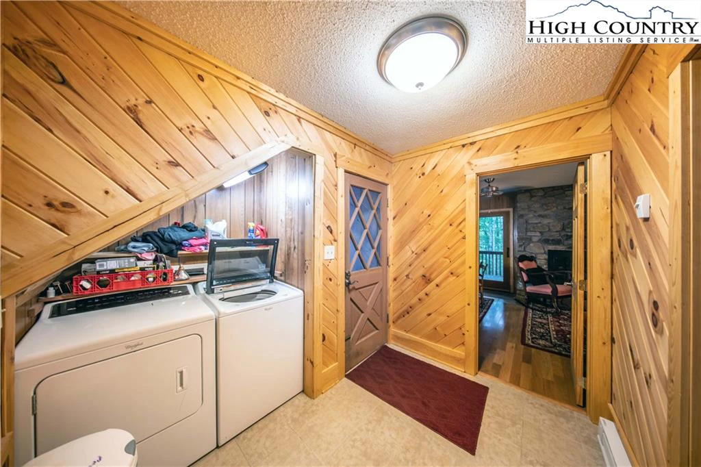 Image number 6 for the current listing