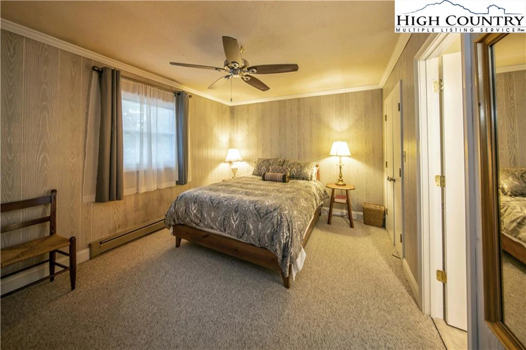 Image number 5 for the current listing