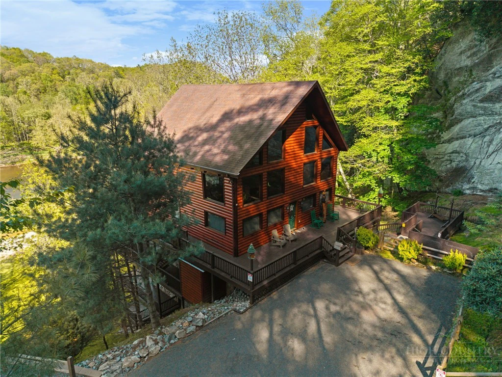 Image number 22 for the current listing