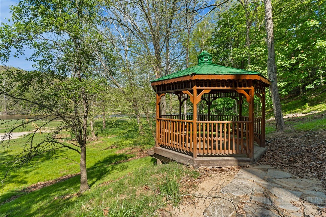 Image number 2 for the current listing