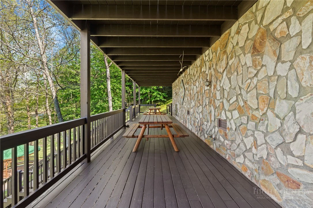 Image number 13 for the current listing