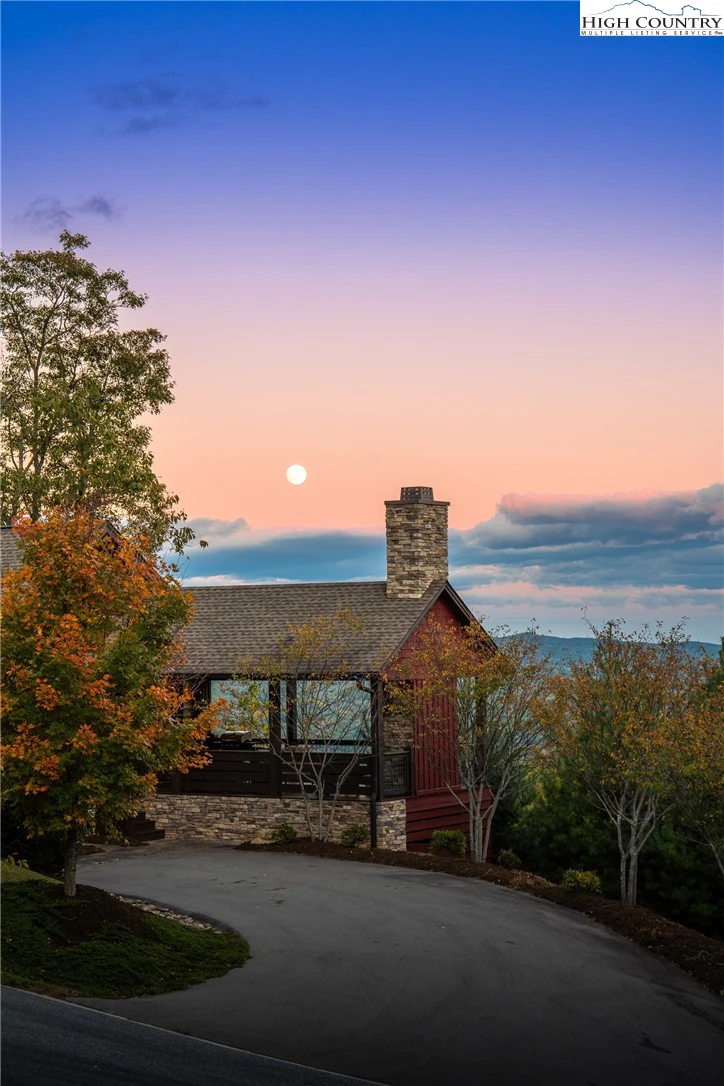 Image number 3 for the current listing