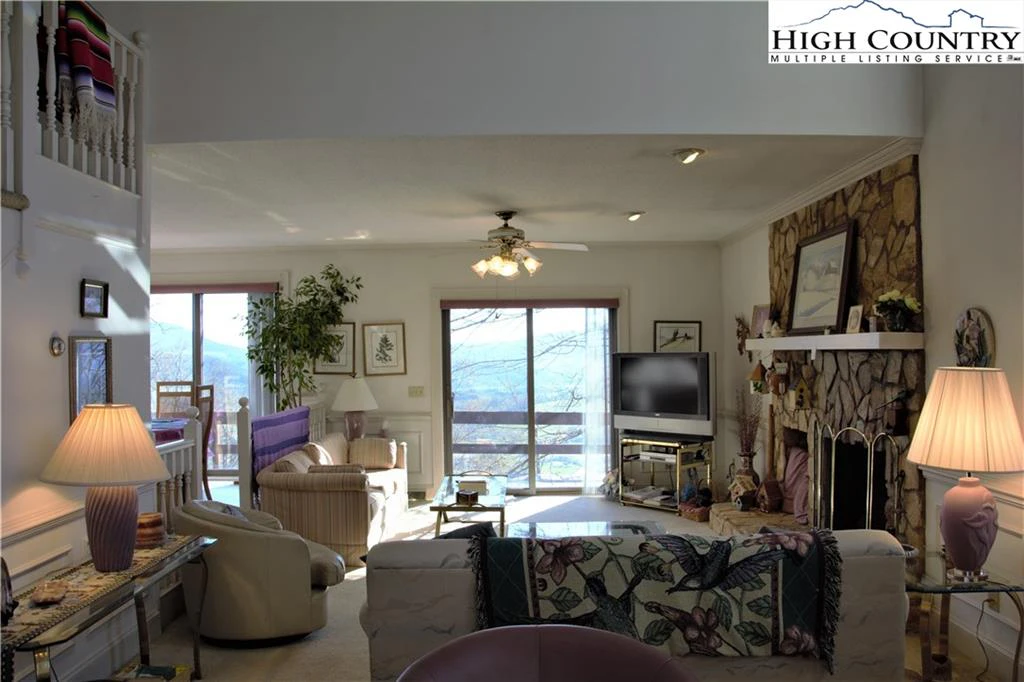 Image number 21 for the current listing