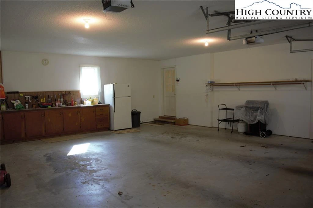 Image number 9 for the current listing