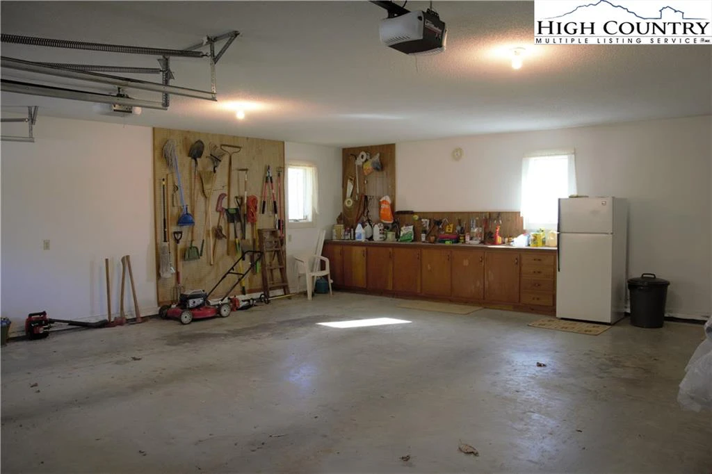 Image number 10 for the current listing