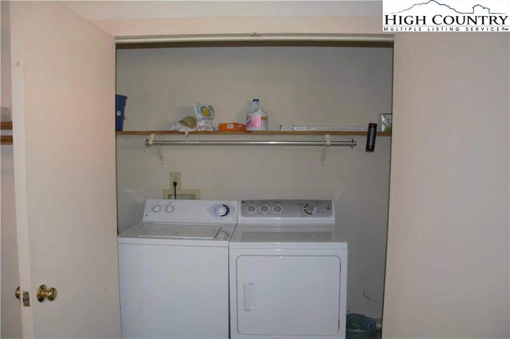 Image number 2 for the current listing