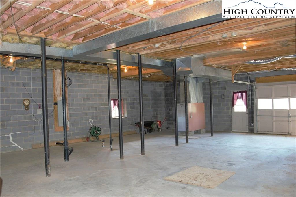 Image number 12 for the current listing
